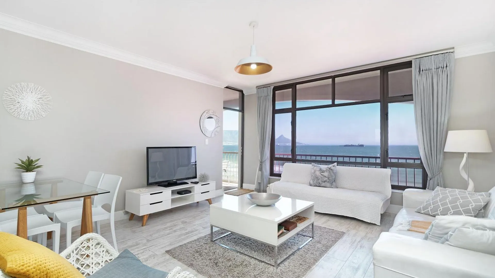 Witsand 804 Bloubergstrand Apartment