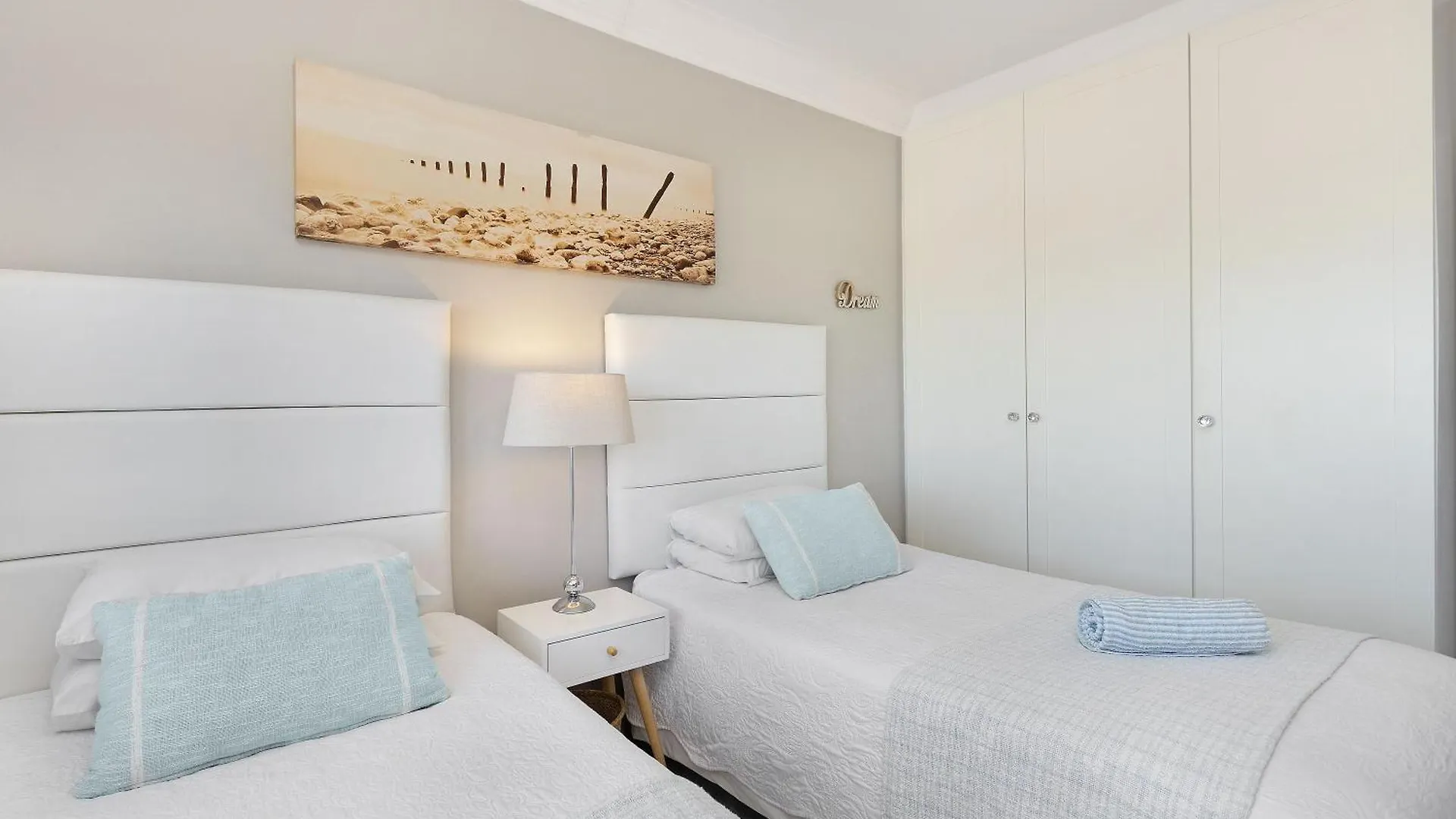 Witsand 804 Bloubergstrand 0*,  Sudafrica